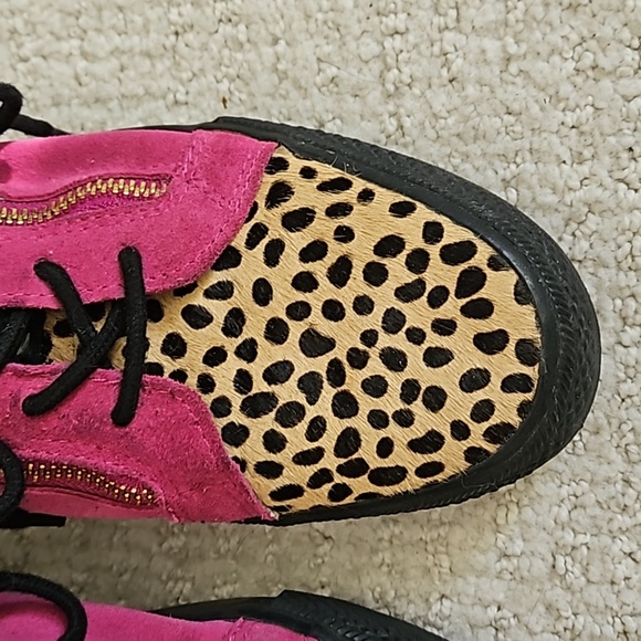 Betsy Johnson Sneaker - Picture 5 of 9